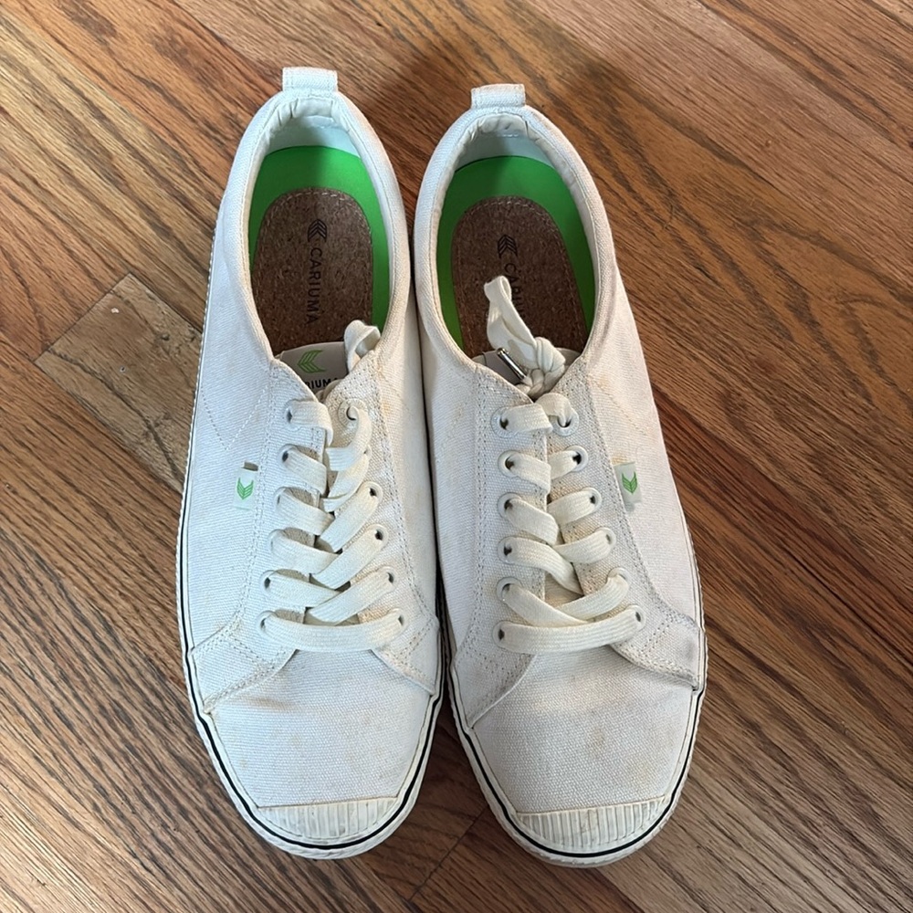 Cariuma OCA low canvas sneakers
